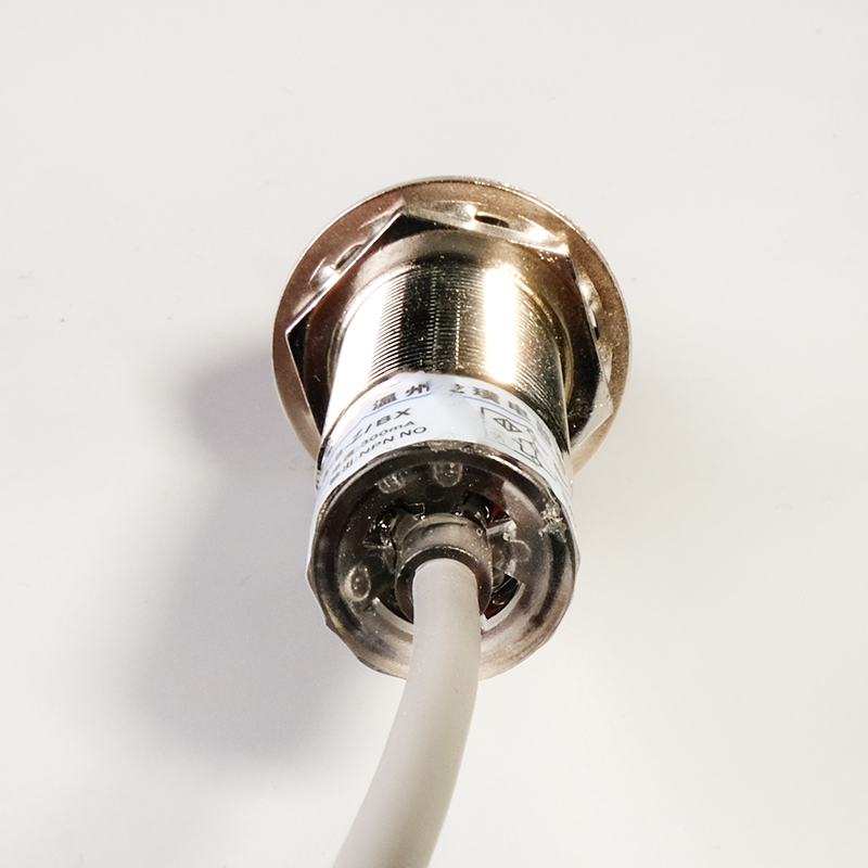 优质M18接近开关电感式PM18-08N直流三线常开感应器NPN传感器