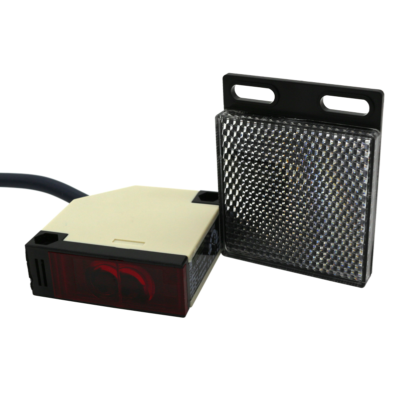 沪工E3JK-R4M1光电开关传感器24V/220V/12V方形红外反射型感应器