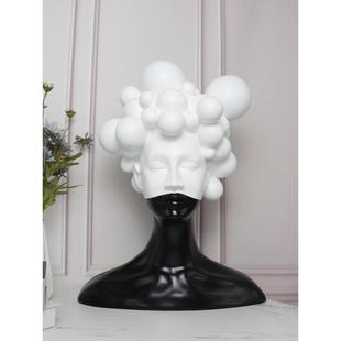 简约现代样板房玄关头上泡泡人物雕塑摆件酒柜女孩家居装饰品