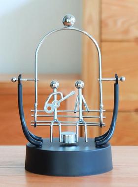 牛顿混沌摇摆创意小玩意网红房间办公桌解压反重力物理永动机摆件