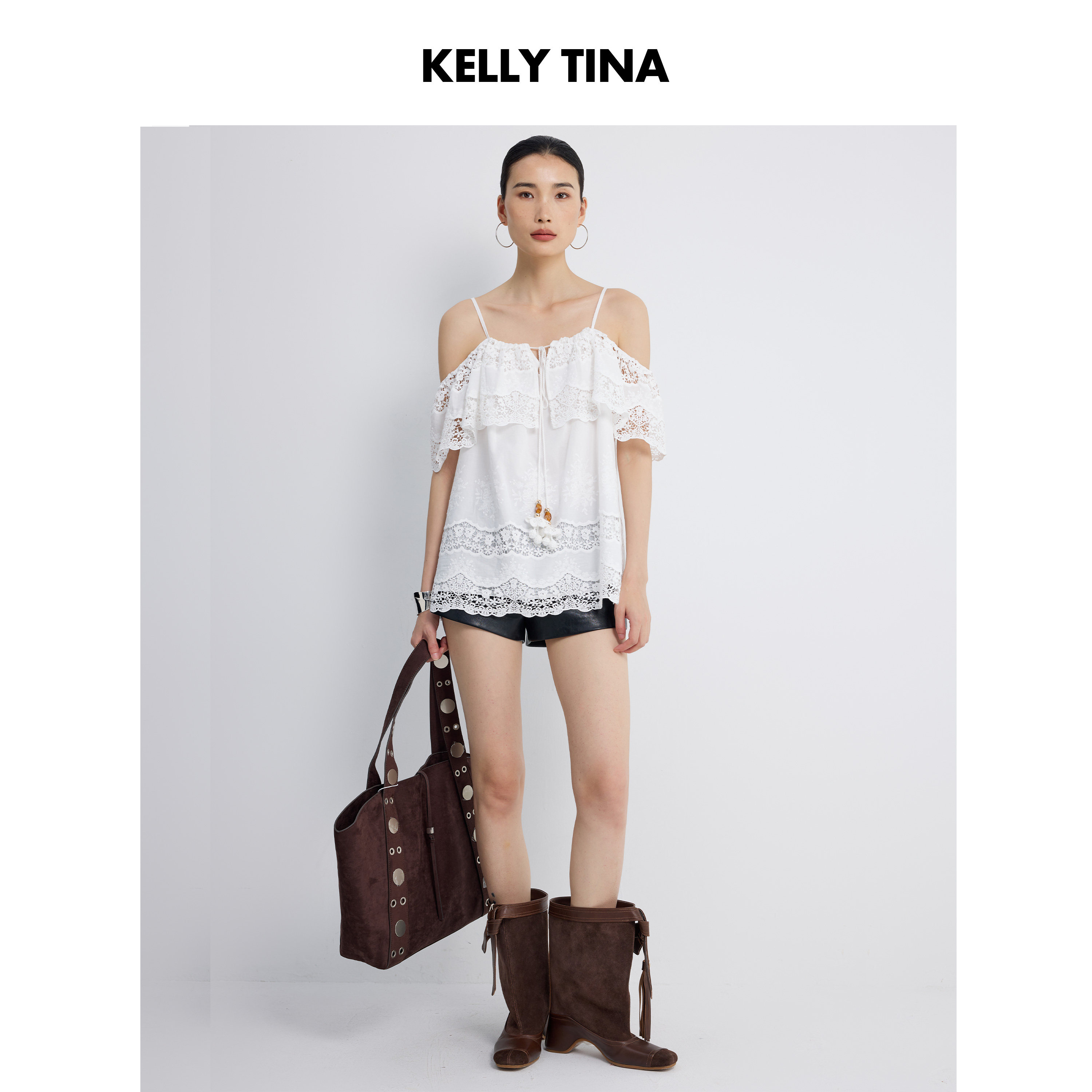 KELLY TINA 白色镂空刺绣荷叶边v领一字肩系绳上衣女夏季蕾丝吊带