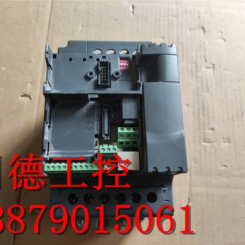 实拍 拆机 台达变频器 FD5E2 W  测试包