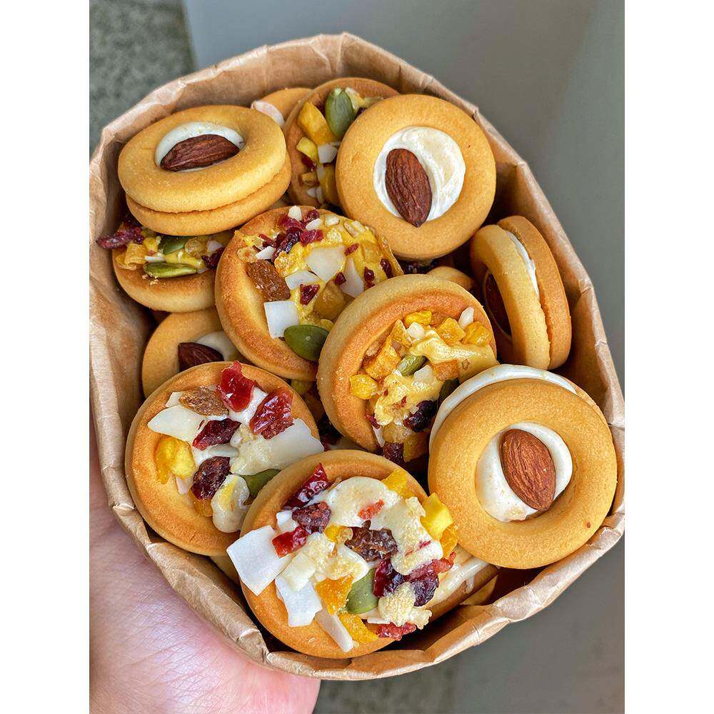 正宗莱甘多坚果饼干牛轧糖挞咸蛋黄杏仁椰奶味披萨饼干办公室零食