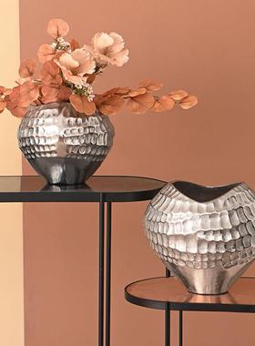 欧式轻奢高银金色ZVN锤纹铝制花器酒店样会所板间档属花瓶摆件装