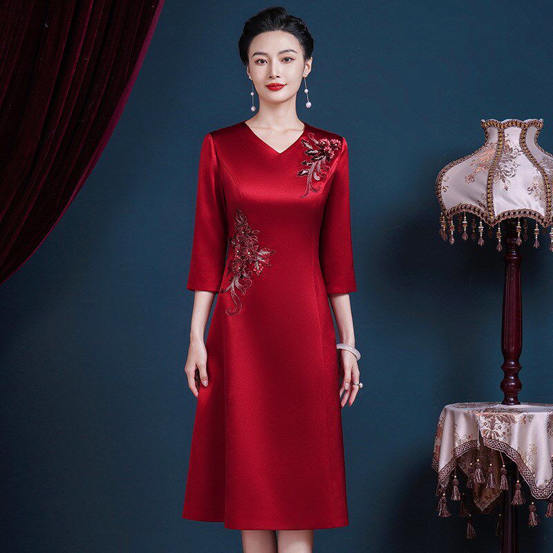 妈妈婚宴礼服女喜婆婆婚宴装高贵小个子年轻丈母娘敬酒服连衣裙夏