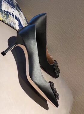 M平底B水钻单鞋女尖头绸缎婚鞋细跟浅口舒适N中跟瓢鞋百搭平跟方