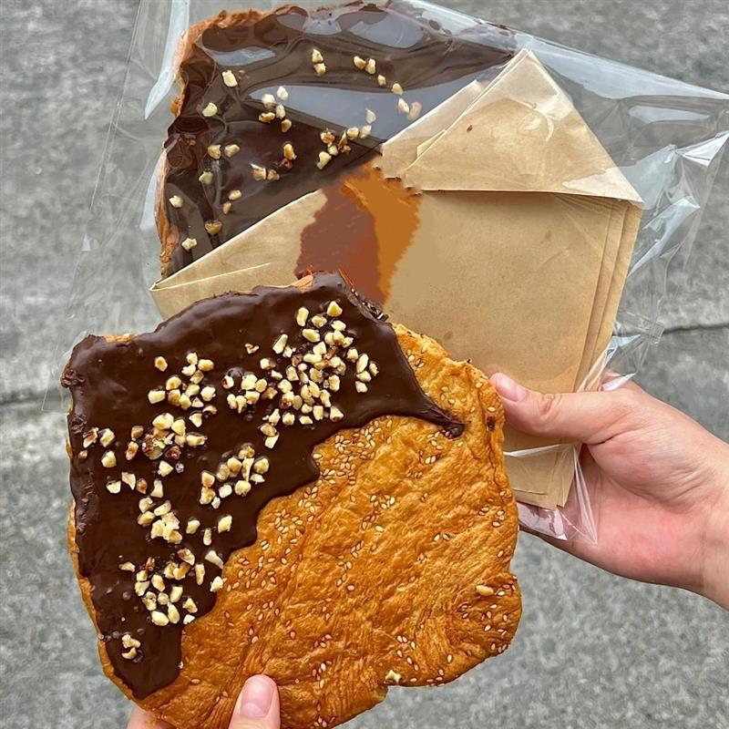 速发压扁可颂面包被压扁的