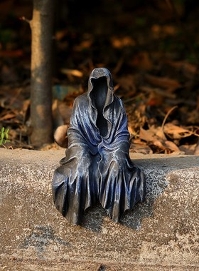 哥特暗黑风苏鲁恶魔黑袍修士神像撒旦坐姿雕塑树脂装饰雕像