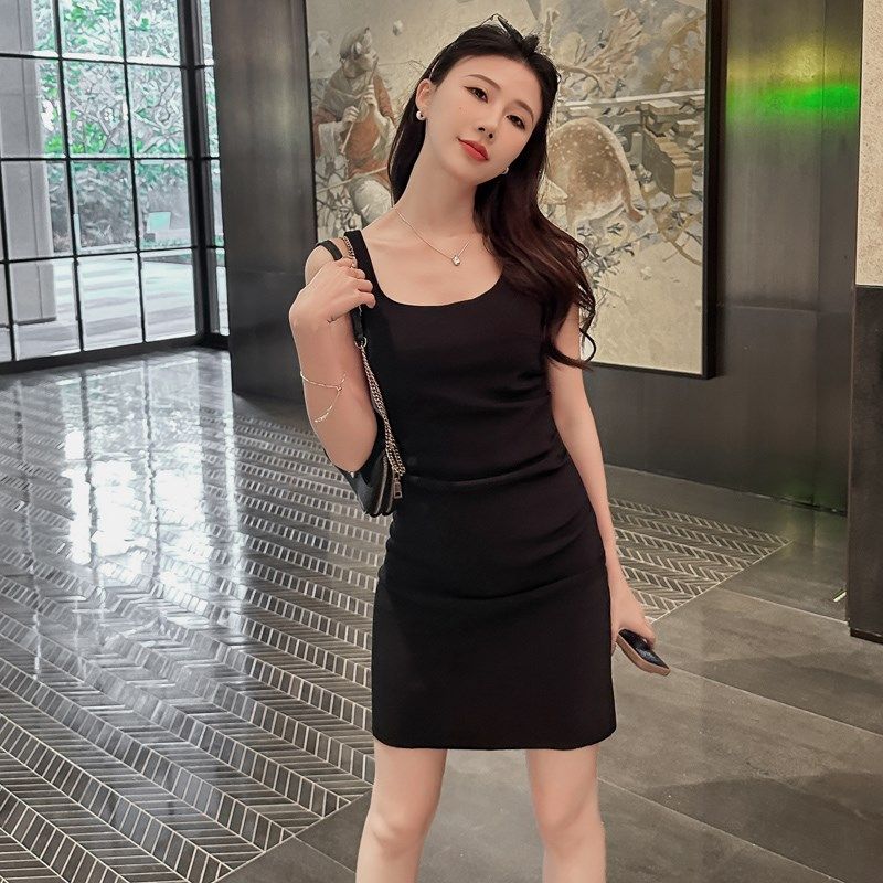 吊带连衣裙女夏季2024新款短款背心裙黑色小个子小黑裙内搭吊带裙