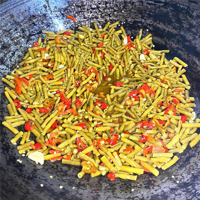 安徽安庆太湖酸豆角腌豇豆菜籽油炒豆角微辣酸辣开胃菜大别山咸菜