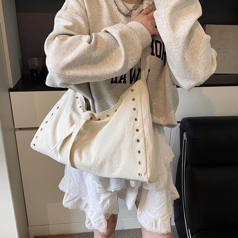 好货时尚通勤尼龙布包包女2025新款高级感复古斜挎包大容量腋下托