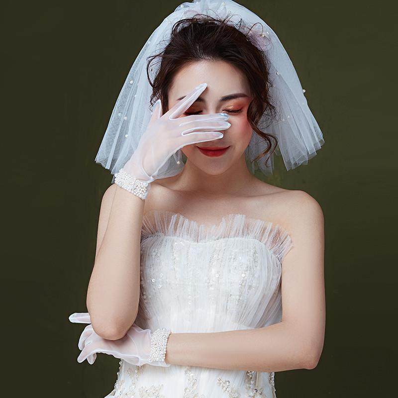 现货韩式新娘手套搭配婚纱手套短款水晶纱手工钉珍珠白色蕾丝婚礼