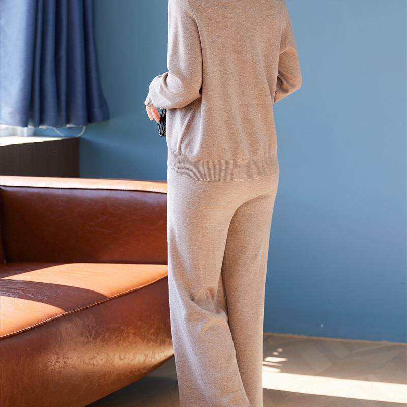 好货中年妈妈套装2025新款秋装宽松运动服两件套中老年女翻领针织