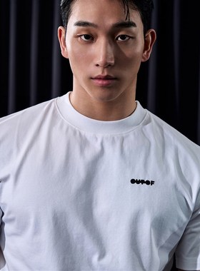 OUTOF - 款号04 刺绣LOGO 小领口 基础通勤打底 弹力T恤