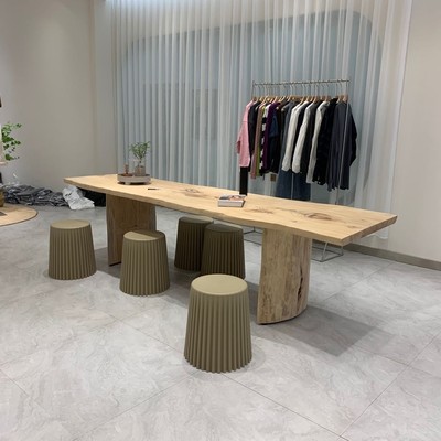 原木大板展示桌服装店中岛流水台实木展示台童装中间摆放长方形桌