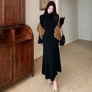 半高领针织长袖连衣裙女秋冬大衣内搭收腰显瘦赫本风气质长裙子