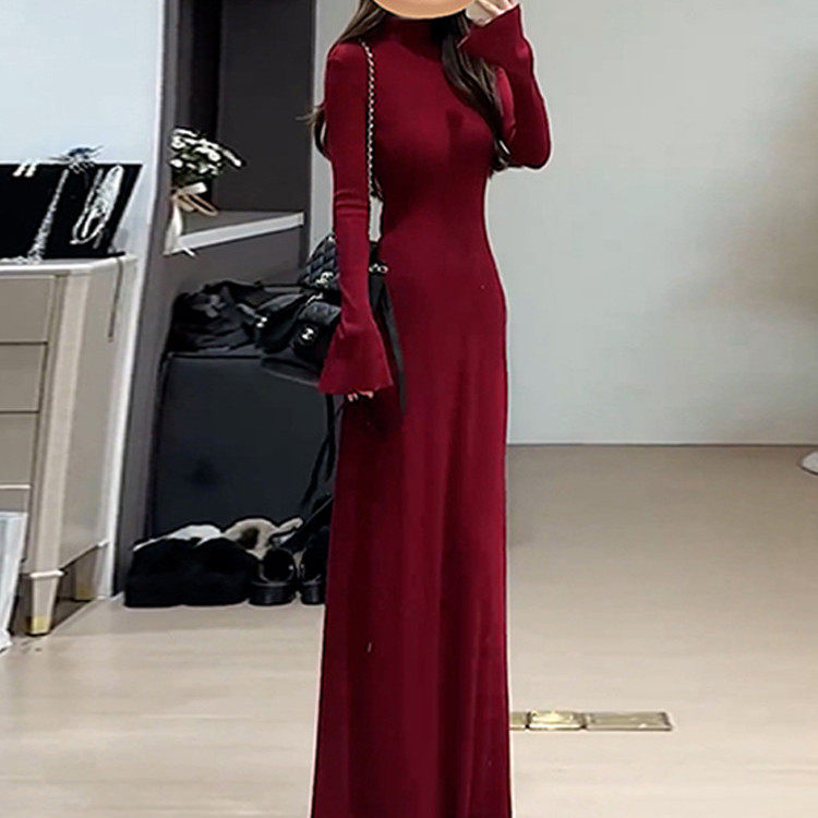 红色针织连衣裙女春秋冬高级感配大衣内搭外穿收腰显瘦打底长裙子