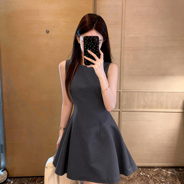 灰色连衣裙女夏法式小个子高级感礼服裙收腰显瘦气质无袖背心短裙