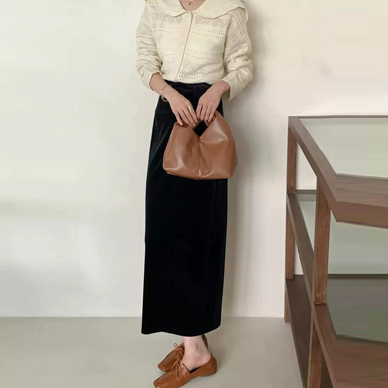 黑色丝绒开叉半身裙女2026春秋冬高腰显瘦一步裙气质长裙通勤穿搭