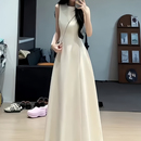 杏色连衣裙女夏高级感2025款 背心裙子 茶歇法式 赫本风收腰显瘦无袖
