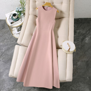 粉色无袖收腰赫本连衣裙女2026夏季温柔风约会氛围感显瘦气质长裙