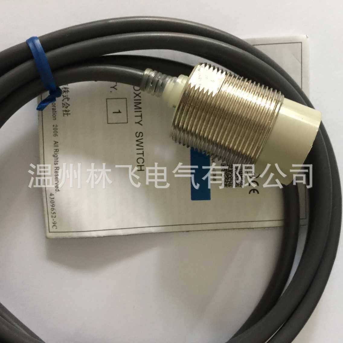 热销高品质接近开关直流M30三线E2E2-X18MC2 NPN常闭检测18mm