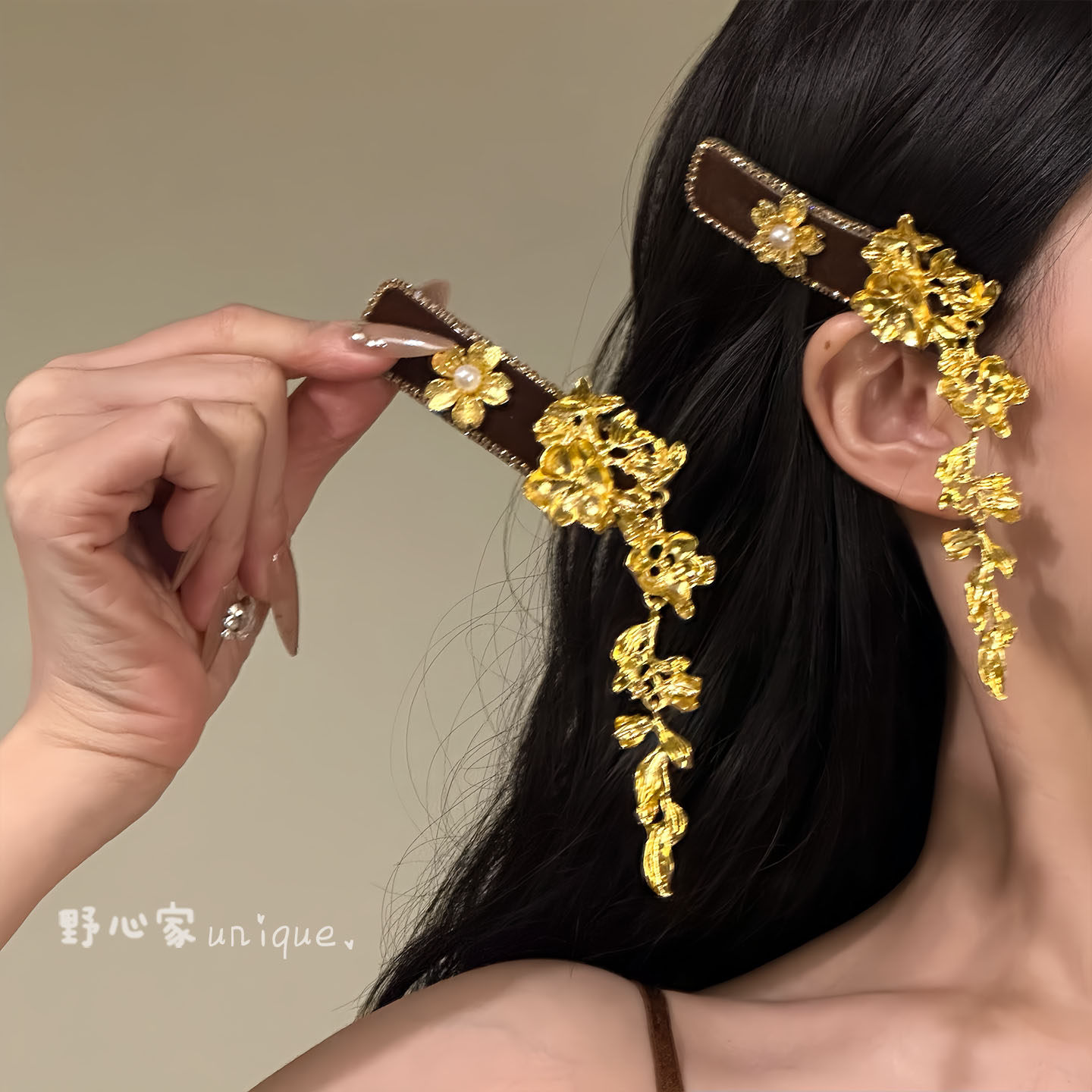 新中式金色蝴蝶流苏新娘刘海夹