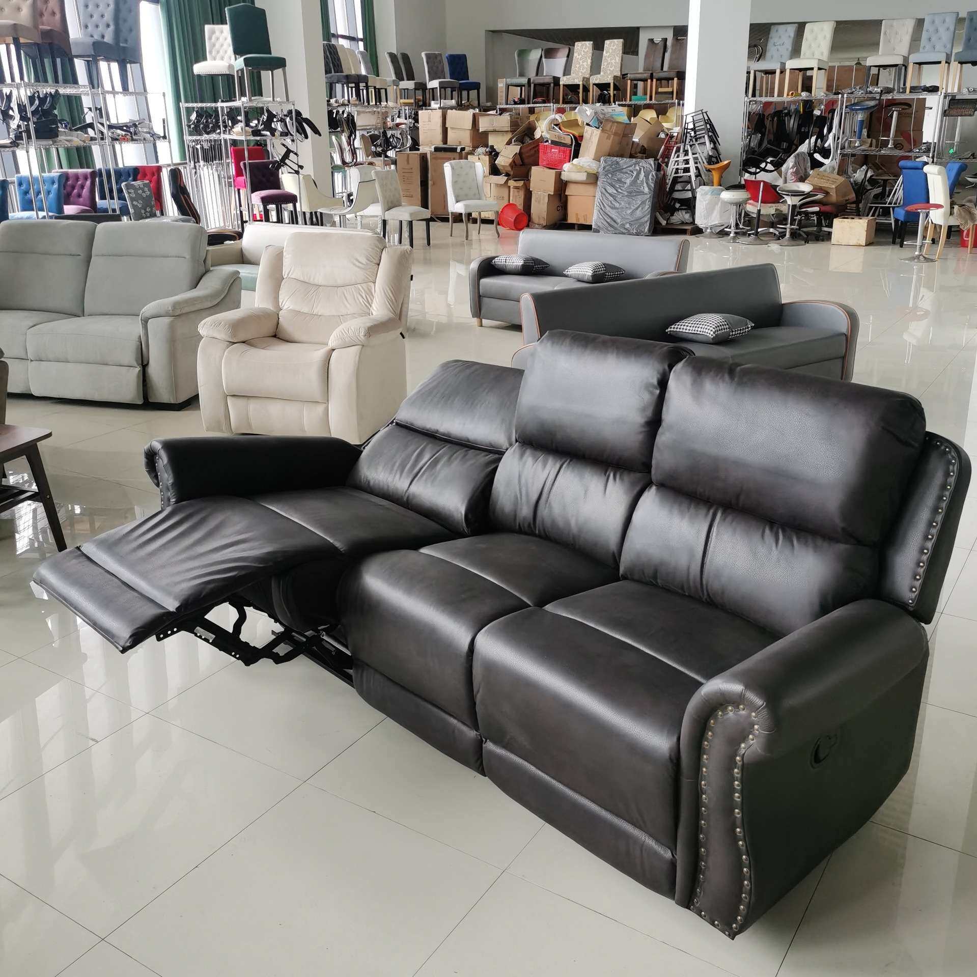 睿客临私人影院三人位功能可躺黑色挺腰铜钉古典皮沙发安吉椅盟