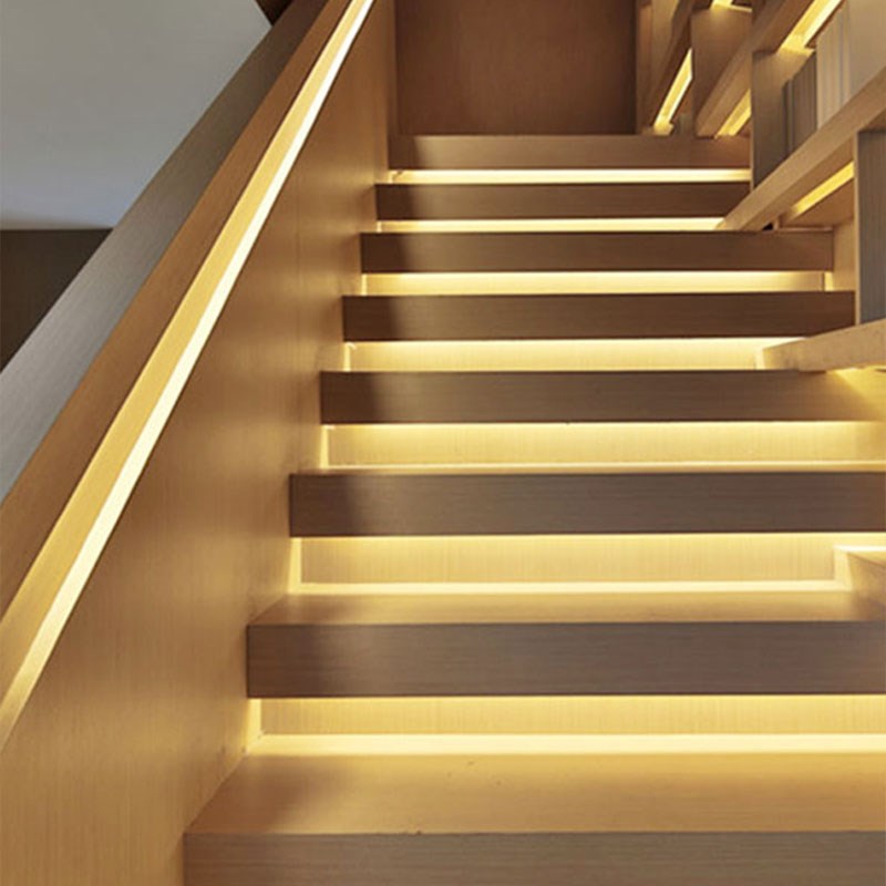 网红楼梯扶手流水感应追光灯带踏步感应灯条嵌入式智能LED铝灯带
