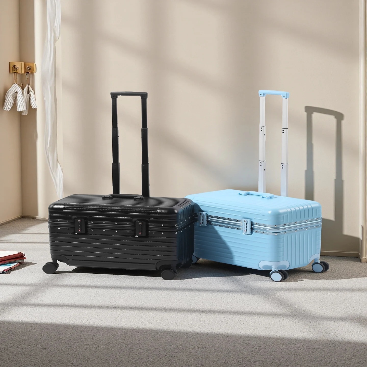 20-Inch Aluminum Alloy Frame Suitcase ABS+PC Material Open
