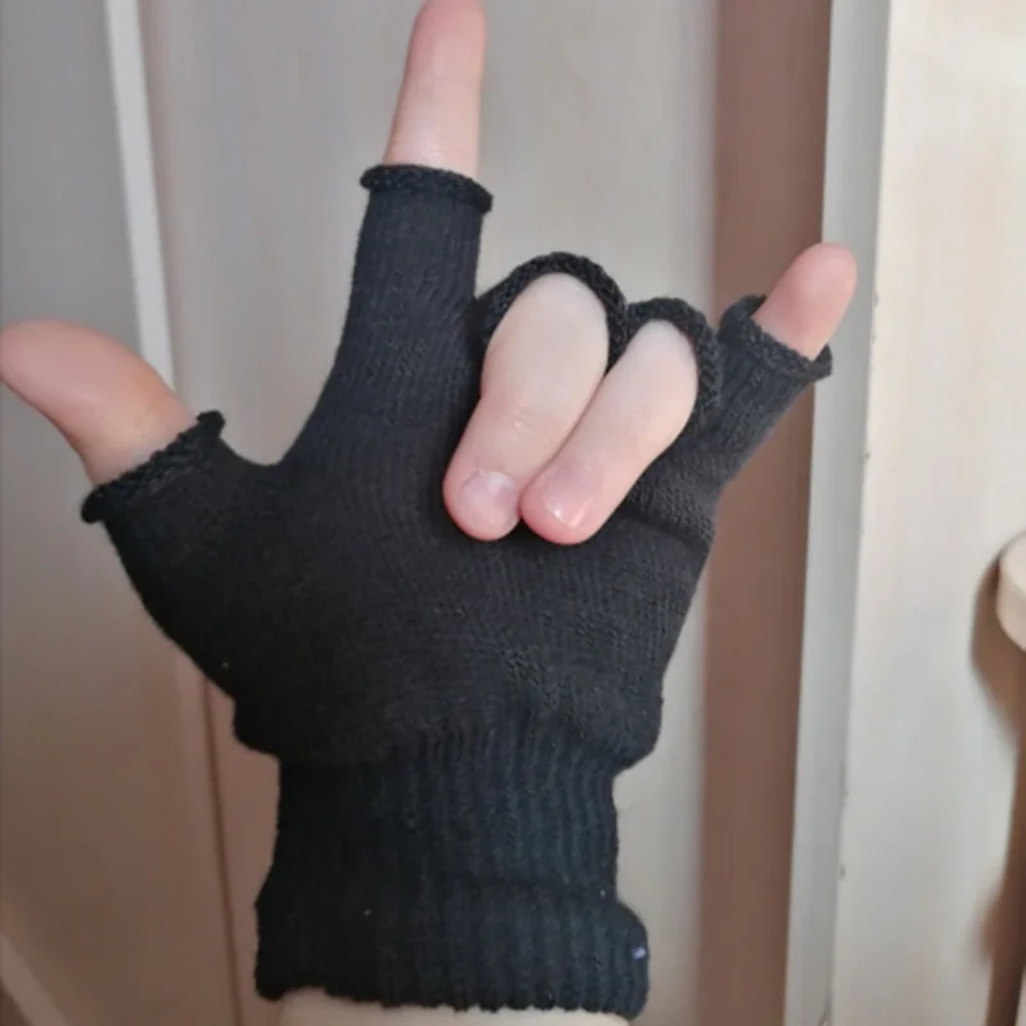 1pair Black Short Half Finger Fingerless Knit Wrist Glove W