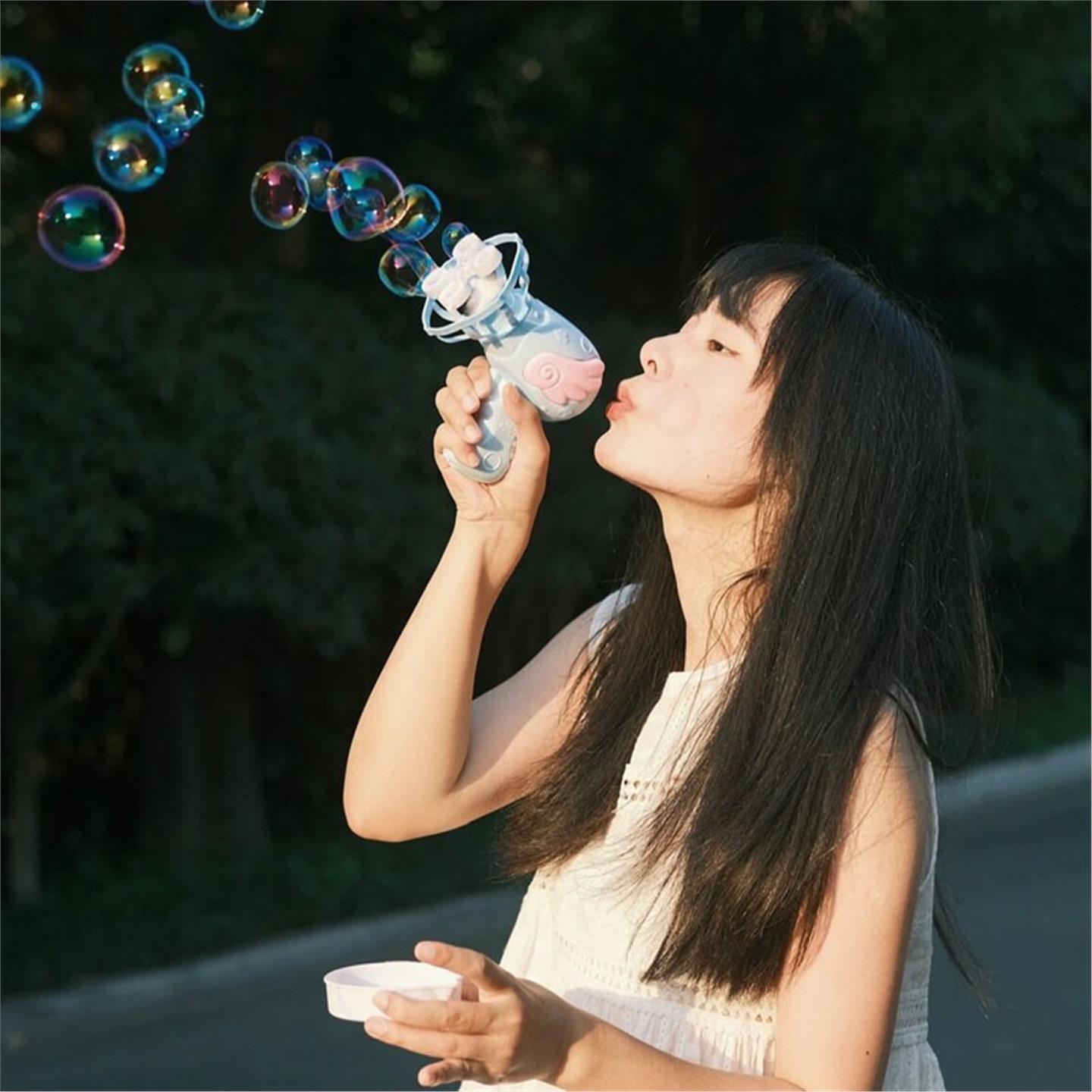 手持泡泡机户外野餐拍照道具儿童成人全自动多孔泡泡枪氛围小玩具