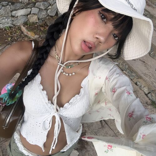 韩国ins风性感大小胸木耳边镂空