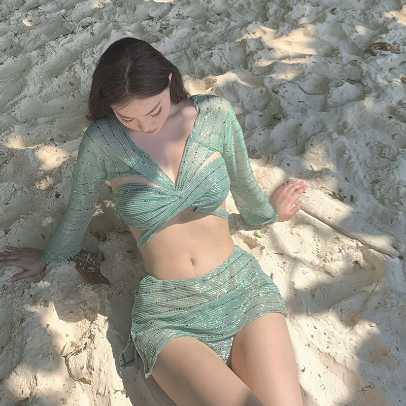 罗卡艺新款高级感亮片纯欲风辣妹长袖短裙显瘦性感沙滩度假泳衣女