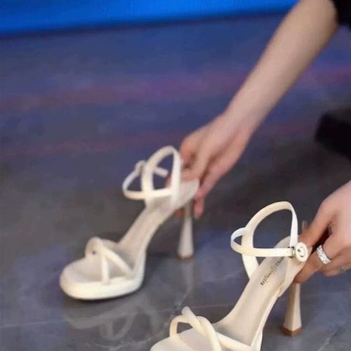 法式防水台高跟鞋j女2024夏季新款方头一字扣带配裙子细跟露趾凉