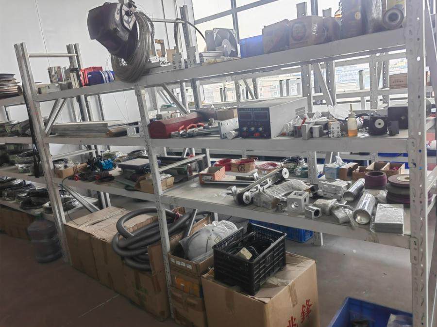 1月5日东莞装备公司有进料部、铁条机等设备一批网络拍卖公告