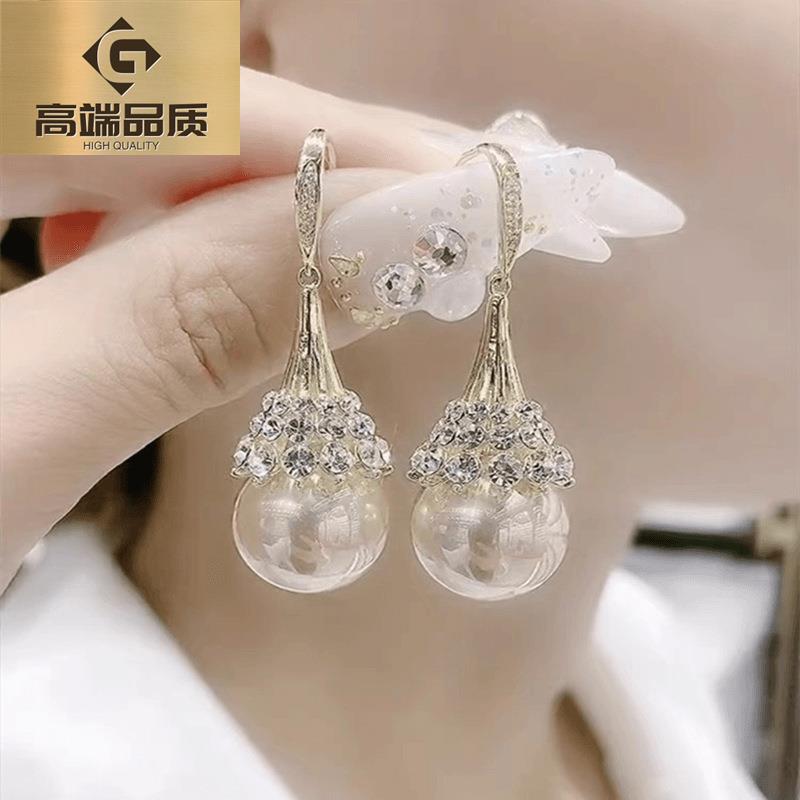 时尚气质香槟色珍珠耳环2025年新款潮韩国气质网红爆款耳饰