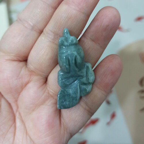 天然翡翠吊坠雕刻件年年有余