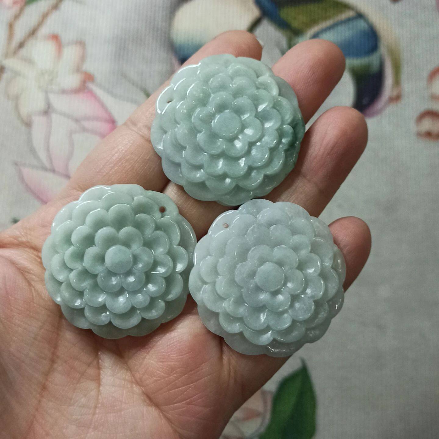 301缅甸天然翡翠吊坠富贵花牌卡36mm左右微瑕玉佩雕刻满48元包邮