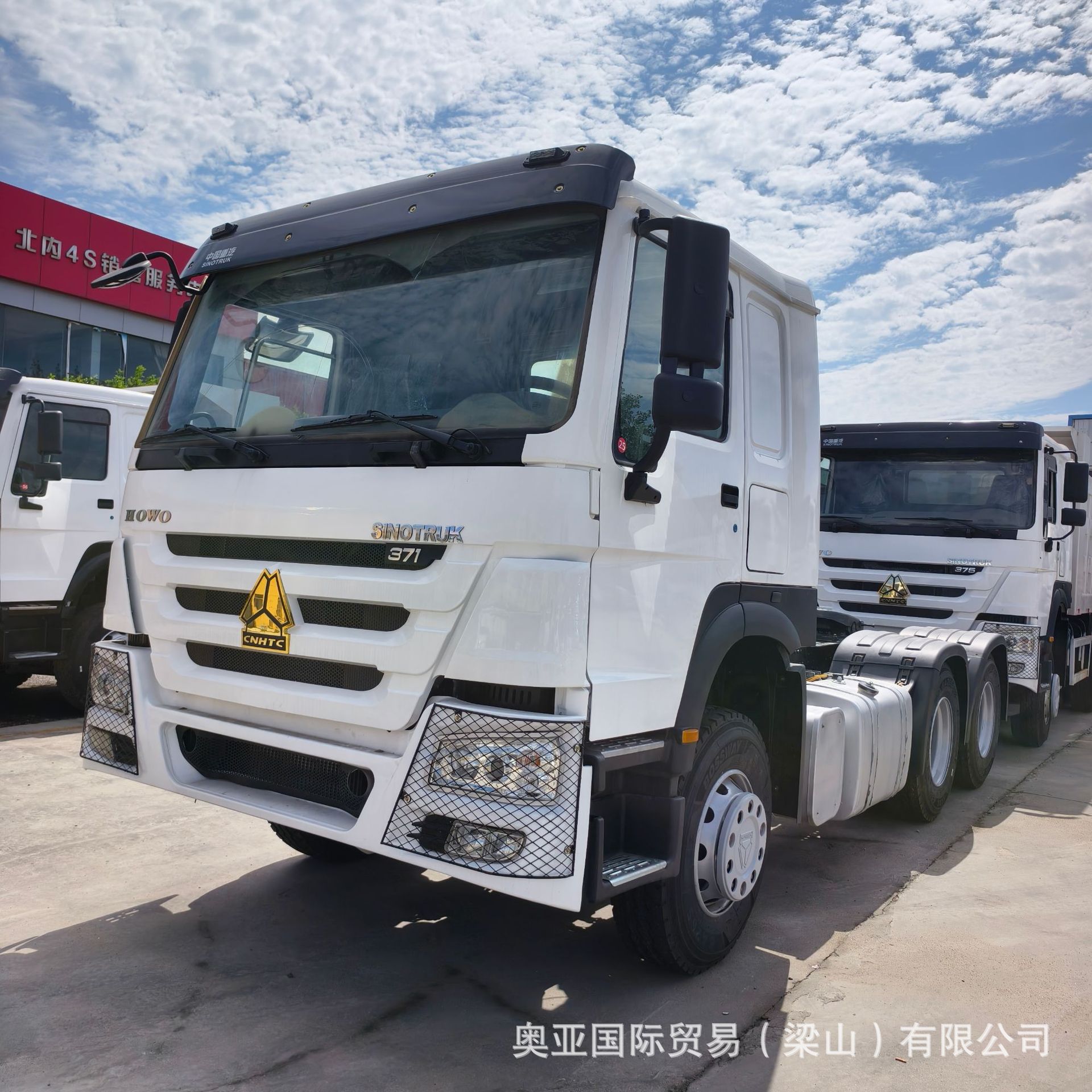 工厂供应尼日利亚中国重汽豪沃HOWO6x4牵引车10轮拖车头
