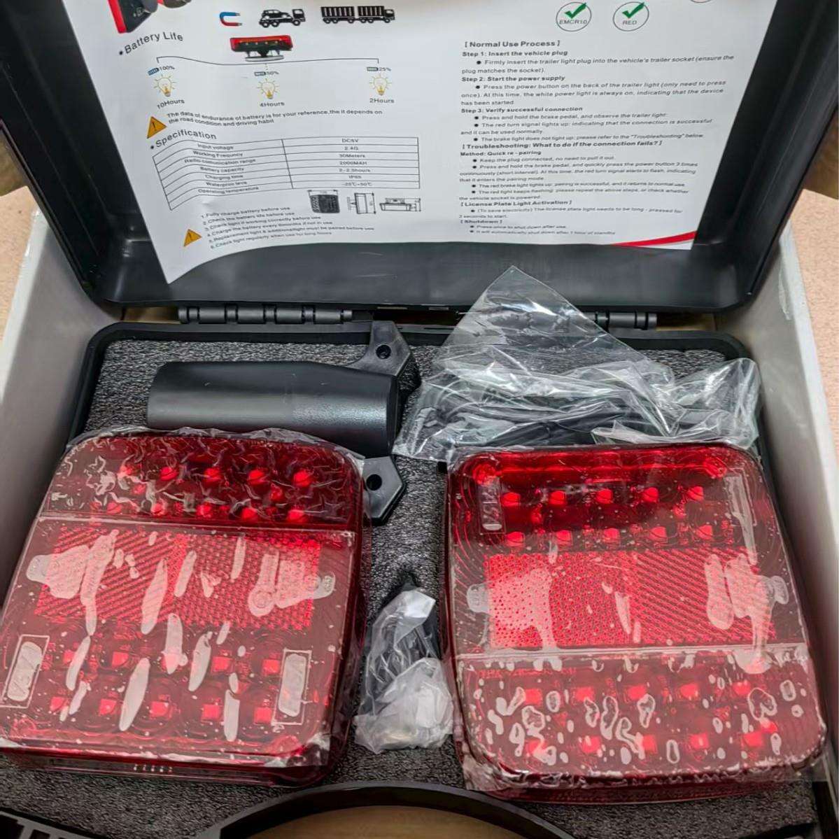 新款磁性无线汽车尾灯套装防水LED拖车货改装车尾灯12-24V