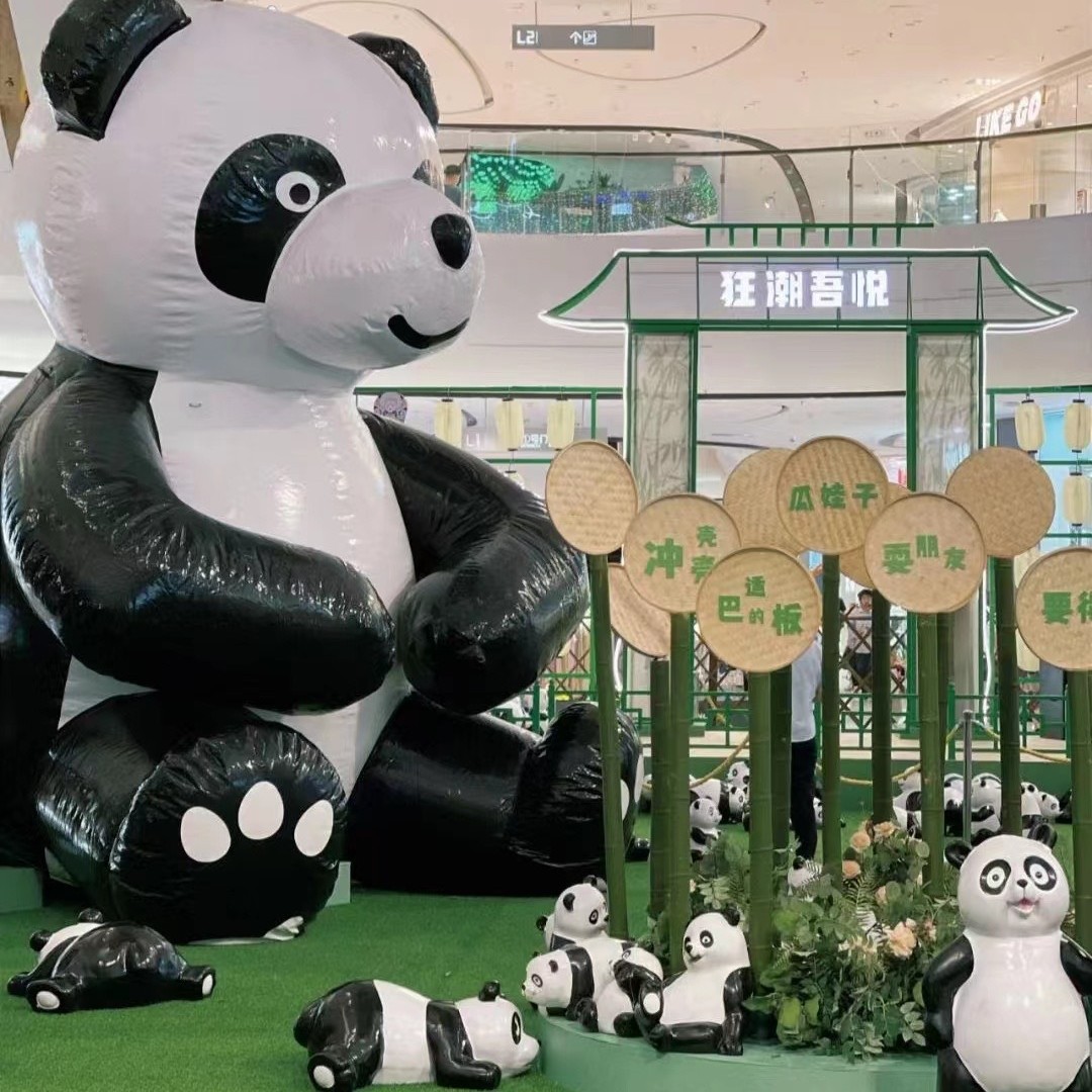 玻璃钢爬墙熊猫雕塑网红拍照打卡大型卡通公仔楼顶装饰熊落地摆件