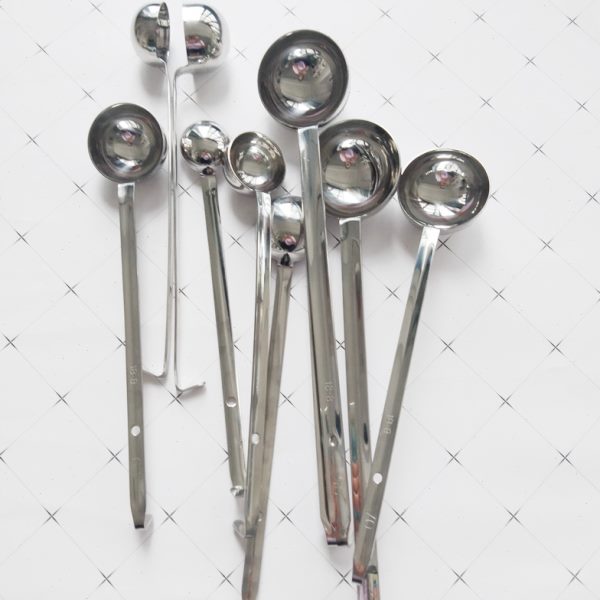 不锈钢量勺定量汤勺10/15/20/25CC/30/45/50/60/70ml长柄带勾平勺