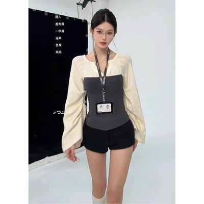 大码微胖mm美式复古撞色拼接长袖上衣女秋季设计感U喇叭袖针织T恤