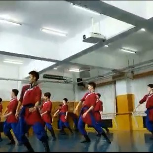 少数民族舞c蹈服男民族服饰筷子舞表演组合艺考绕腕舞服装 舞台演