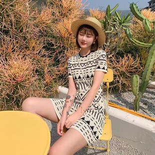 女装 收腰显瘦短袖 韩版 m发学生圆领修身 针织A字连衣裙子 批新款 夏季