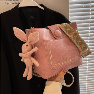高级感休闲百搭小k包包女时尚 通勤水桶包2023春夏小众简约潮斜挎