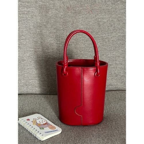 2024秋冬新款小众设q计水桶包红色复古百搭单肩斜挎包高级感手提