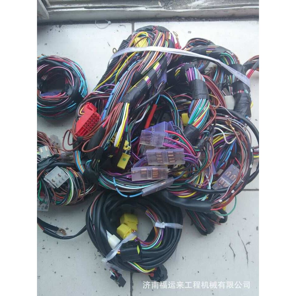 上汽红岩杰狮驾驶室线束 上汽红岩起动机电瓶线路 厂家 图片