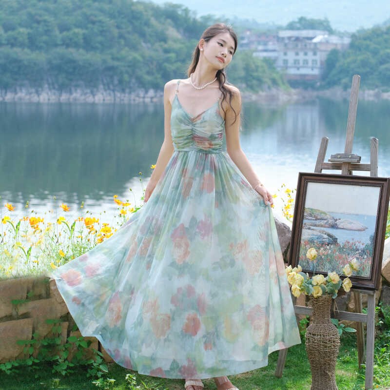 法式复古收腰显瘦绝美油画长裙海边度假沙滩裙大裙摆吊带连衣裙女